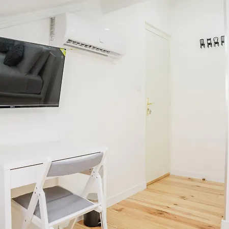 - Arroios Praca Do Chile ליסבון