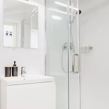 - Arroios Praca Do Chile * ליסבון