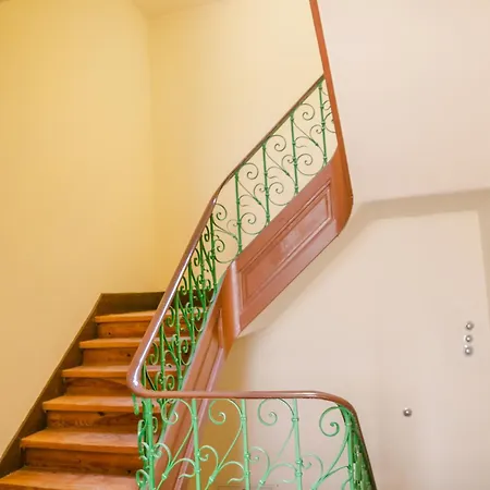 - Arroios Praca Do Chile Homestay *